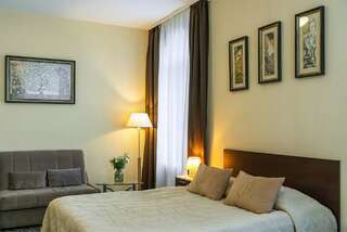 Гостиница Виктория Выборг Полулюкс с двуспальной кроватью-1